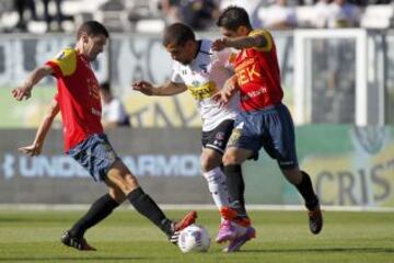 Uni&oacute;n Espa&ntilde;ola es el rival que m&aacute;s veces ha enfrentado Colo Colo por Torneos Nacionales. En 180 partidos, la paternidad es alba con 89 triunfos (360 tantos), 41 empates y 50 victorias hispanas (256 goles).