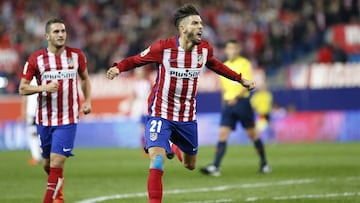 Carrasco celebra un gol con el Atlético.