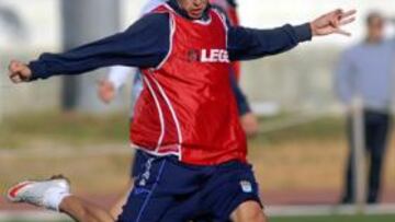 <b>NO SE ESPERABA ESTA SITUACIÓN</b> Vigneri llegó de la mano de Lussenhoff al Xerez, después de haber recibido unos buenos informes desde México, por lo que el uruguayo está sorprendido de que no lo estén utilizando. "Me trajeron para reforzar al equipo, pero no se me ha dado la oportunidad. Es algo que me sorprende, pero no bajo los brazos y le quiero demostrar al entrenador que puedo jugar".