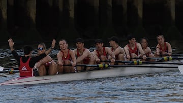 BILBAO, 27/03/2026.- La trainera de Deusto se ha proclamado vencedora de la 44º edición de la tradicional regata Ingenieros-Deusto que se ha celebrado este viernes en aguas de la Ría del Nervión. EFE/ Miguel Toña
