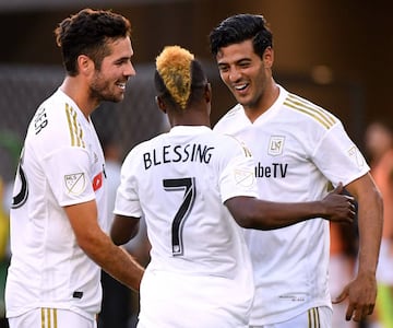 Sigue el gran momento de Carlos Vela en la MLS. El mexicano anot&oacute; el &uacute;nico tanto de Los &Aacute;ngeles FC en derrota ante Portland Timbers 2-1; el exjugador de la Real Sociedad meti&oacute; la pelota en el &aacute;ngulo superior izquierdo para marcar su s&eacute;ptimo gol de la temporada. 