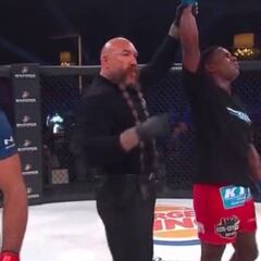 Larkin quita el cartel de 'temido' a Koreshkov en Bellator 229