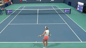 Badosa cae en las redes de Jabeur en un partido de locos