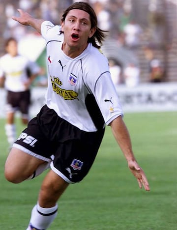 El delantero formado en Colo Colo jugó en dos períodos en el Monumental, además disputó las temporadas 2005 y 2006 en Universidad Católica.