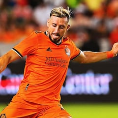 León al rescate de Héctor Herrera; el heredero de Guardado