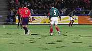 PROBLEMAS. El Consejo pondrá a prueba el césped del Nuevo Colombino. En la imagen, el España-México.