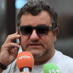 Raiola, en Manchester para forzar la salida de Pogba