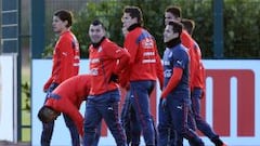 La Roja ya entrena en Londres pensando en Brasil
