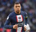 Lahm anima a Mbappé a dejar el PSG