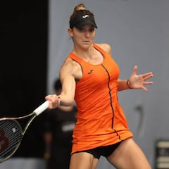 Rebeka Masarova liquida a Sloane Stephens, segunda favorita