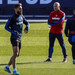 Paco López deja fuera a Toño y convoca a Pablo y Eliseo