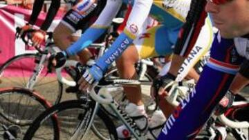 <b>EN GRUPO. </b>Contador, integrado ayer en el pelotón del Algarve.