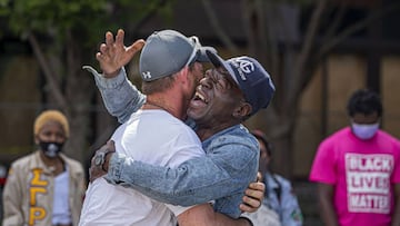 Sigue el minuto a minuto de las últimas noticias acerca de la pandemia del coronavirus, los cheques de estímulo económico y las protestas por George Floyd.