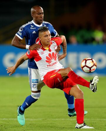 El Campín volvió a ser el escenario de un clásico histórico. Santa Fe y Millonarios tuvieron que irse hasta los penales para definir el clasificado a los cuartos de final de la Copa Sudamericana, serie en la que ganó el equipo cardenal.