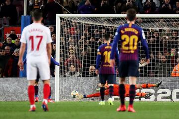 1-0. Coutinho marcó de penalti el primer gol.