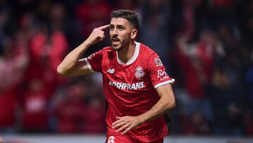 Paulinho manda en la Liga MX
