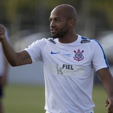 El brasileño coincidió con Suazo durante su estancia en Portugal por una temporada.