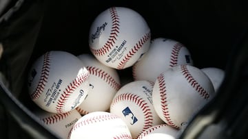 With no resolution in sight, MLB cancels games until 14 April