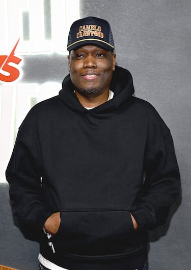  Michael Che posa en la alfombra roja antes del inicio del combate entre Canelo Álvarez y Terence Crawford celebrado en Las Vegas. 