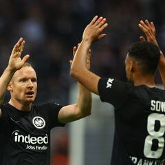 El Eintracht pone patas arriba el grupo D de la Champions