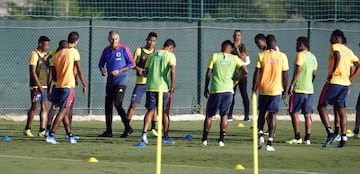 La Selección Colombia realizó su primer entrenamiento en Alicante y se prepara para los amistosos ante Chile y Argelia. 
