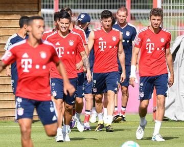 Primer entrenamiento y presentación de James Rodríguez.