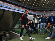 Simeone, al pisar el césped del Allianz en Múnich antes de disputar la vuelta de las semifinales de Champions ante el Bayern en la 15-16.