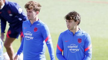 Griezmann y Jo&atilde;o F&eacute;lix, en el entrenamiento del Atl&eacute;tico.