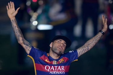 Dani Alves has a smash hit with the same song every summer