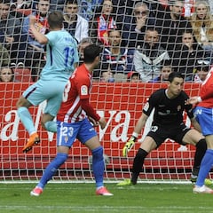 El Barça rompe la racha de un Sporting que se complica la vida