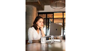 Encontramos el soporte para portátil más vendido de Amazon con un 30% de descuento