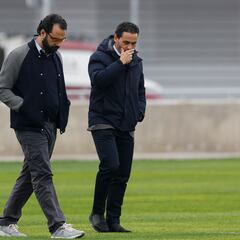 “Víctor Orta seguirá al 200%, está pagando los platos rotos de la herencia”