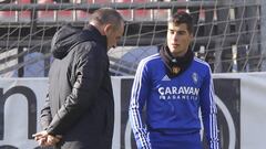 Alberto Soro, junto a V&iacute;ctor Fern&aacute;ndez en un entrenamiento.