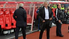 Mourinho no saludó a Hughes por mandarle a la "mierda"