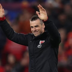 Bale accused of "taking the piss out of" Real Madrid after Wales start