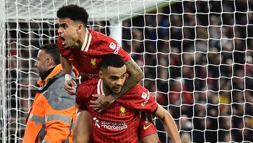 Liverpool y Fulham empatan 2-2 con Luis Díaz en cancha.