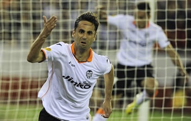 El 1 de mayo de 2014, una de las decepciones más grandes del Valencia en las últimas décadas. Tras haber remontado la eliminatoria semifinal con tres goles de Feghouli, Jonas y Mathieu, Mbia, en el 95’, metía al Sevilla en la final de Turín.