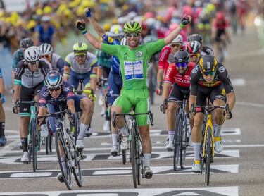 Mark Cavendish, una leyenda de las llegadas masivas, parecía haber dado lo mejor de su carrera a sus 36 años. No ganaba en el Tour desde 2016, por eso pocos apostaban a que podría volver a lograrlo en 2021. El británico no sólo lo consiguió sino que sumó cuatro etapas y fue el dominador de los esprints en la Grande Bouclé. 
