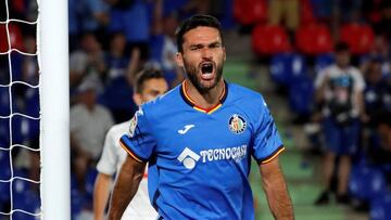 GRAF9891. GETAFE (MADRID), 24/08/2018.- El delantero del Getafe, Jorge Molina, celebra el segundo gol del equipo madrileño durante el encuentro correspondiente a la segunda jornada de primera división disputado frente al Eibar en el Coliseum