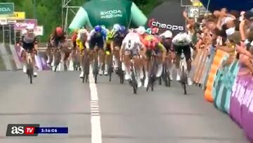 Así fue el remate de la última etapa del Tour de Bélgica.