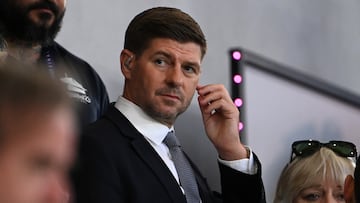 Istanbul (Turkey), 10/06/2023.- Former English soccer player Steven Gerrard arrives ahead of the UEFA Champions League Final soccer match between Manchester City and Inter Milan, in Istanbul, Turkey, 10 June 2023. (Liga de Campeones, Turquía, Estanbul) EFE/EPA/GEORGI LICOVSKI
