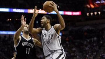 Tim Duncan ante Brook Lopez.