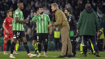 Pellegrini habla con William Carvalho. 