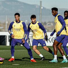 Samu examina a una zaga inédita