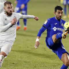 El Alavés se suma a Mallorca, Elche y Granada en la puja por Ángel
