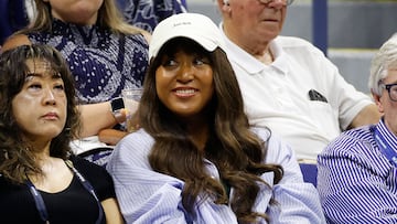 La tenista japonesa Naomi Osaka presencia un partido durante el US Open 2023.