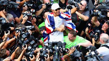 Lewis Hamilton celebra el título en México.