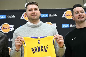 Presentacin de Doncic con Los Angeles Lakers.