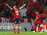 AMDEP1373. MEDELLIN (COLOMBIA), 24/02/2026.- Francisco Fydriszewski de Medellín reacciona este martes, en el partido de vuelta de la segunda fase de clasificación de la Copa Libertadores entre Independiente Medellín y Liverpool FC en el estadio Atanasio Girardot en Medellín (Colombia). EFE/ Str