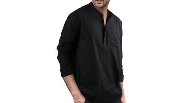 Olvida el calor en verano con esta camisa de lino con cuello mao